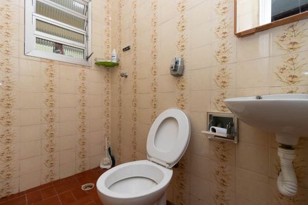 Casa à venda com 400m², 5 quartos e 7 vagasBanheiro da Suíte 2