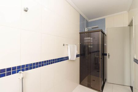 Casa à venda com 400m², 5 quartos e 7 vagasBanheiro da Suíte 1