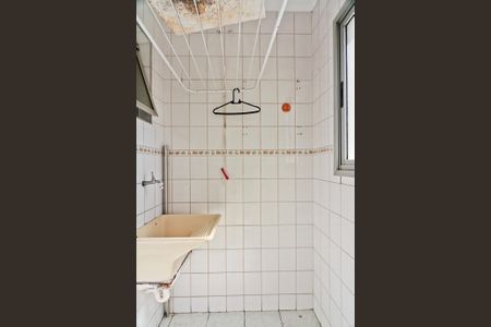 Apartamento à venda com 65m², 2 quartos e 1 vagaÁrea de Serviço