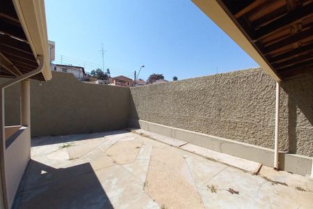 Casa à venda com 263m², 3 quartos e 8 vagasQuintal 