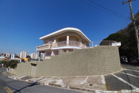 Casa à venda com 263m², 3 quartos e 8 vagasFachada do Prédio