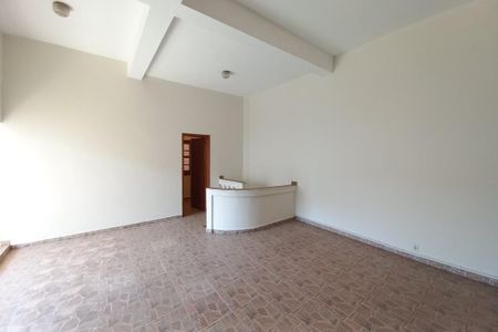 Casa à venda com 263m², 3 quartos e 8 vagasSalão 