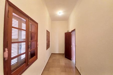 Casa à venda com 263m², 3 quartos e 8 vagasQuarto de Serviço