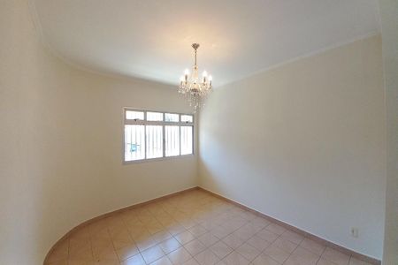 Casa à venda com 263m², 3 quartos e 8 vagasSala