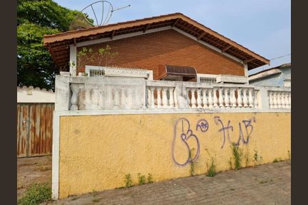 Casa à venda com 240m², 5 quartos e 3 vagas Casa à venda com 240m², 5 quartos e 3 vagasFoto 02