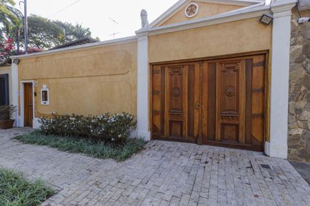 Casa à venda com 300m², 3 quartos e 2 vagasFachada