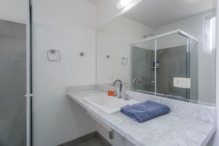 Casa à venda com 300m², 3 quartos e 2 vagasBanheiro da Suíte 2