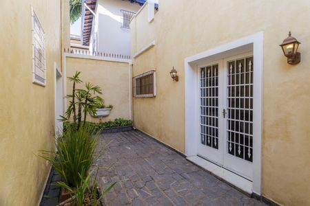 Casa à venda com 300m², 3 quartos e 2 vagasQuintal
