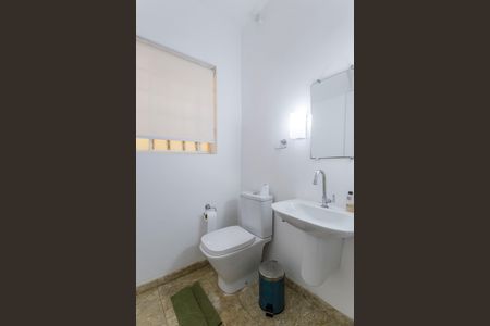 Casa à venda com 300m², 3 quartos e 2 vagasLavabo