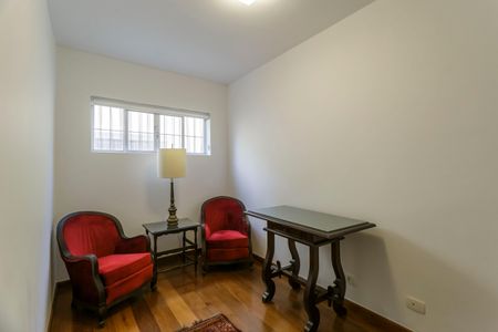 Casa à venda com 300m², 3 quartos e 2 vagasSala de TV