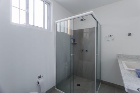 Casa à venda com 300m², 3 quartos e 2 vagasBanheiro da Suíte 2