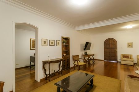 Casa à venda com 300m², 3 quartos e 2 vagasSala