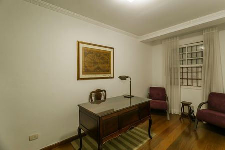 Casa à venda com 300m², 3 quartos e 2 vagasEscritório