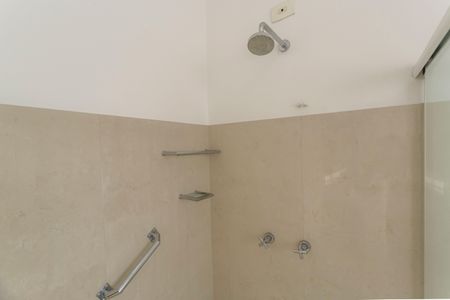 Casa à venda com 300m², 3 quartos e 2 vagasBanheiro da Suíte 1