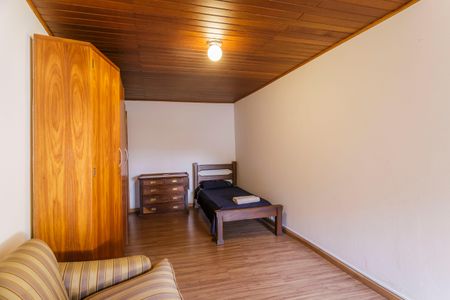 Casa à venda com 300m², 3 quartos e 2 vagasQuarto de Serviço