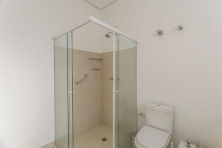 Casa à venda com 300m², 3 quartos e 2 vagasBanheiro da Suíte 1