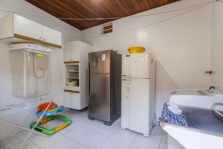 Casa à venda com 300m², 3 quartos e 2 vagasÁrea de Serviço