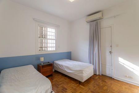 Casa à venda com 300m², 3 quartos e 2 vagasSuíte 1