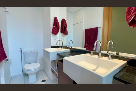 Apartamento à venda com 60m², 1 quarto e 2 vagasBanheiro da Suíte