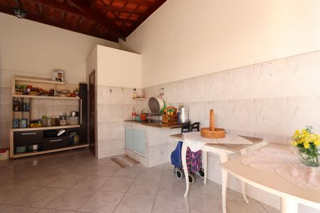 Casa à venda com 420m², 5 quartos e 6 vagasÁrea de Serviço