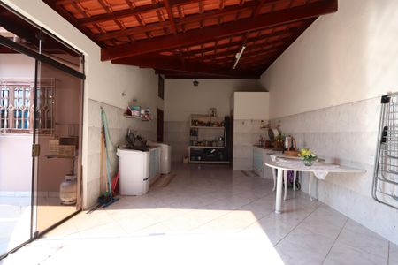 Casa à venda com 420m², 5 quartos e 6 vagasÁrea de Serviço