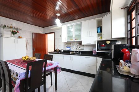 Casa à venda com 420m², 5 quartos e 6 vagasCozinha