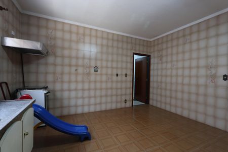 Casa à venda com 420m², 5 quartos e 6 vagasCozinha 2