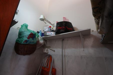 Casa à venda com 420m², 5 quartos e 6 vagasBanheiro de serviço