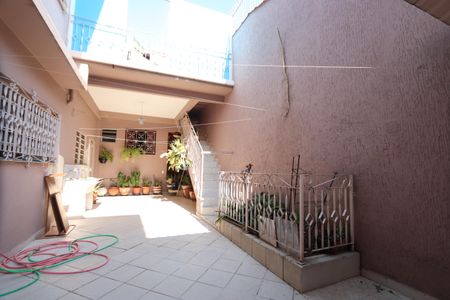 Casa à venda com 420m², 5 quartos e 6 vagasQuintal/Garagem