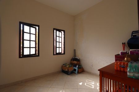 Casa à venda com 420m², 5 quartos e 6 vagasEscritório