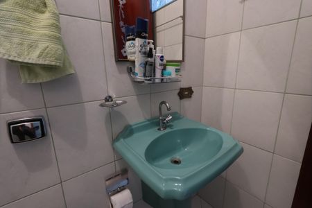 Casa à venda com 420m², 5 quartos e 6 vagasBanheiro Social