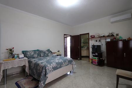 Casa à venda com 420m², 5 quartos e 6 vagasSuíte 1