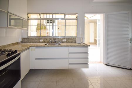 Casa para alugar com 121m², 3 quartos e 2 vagasCozinha