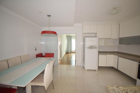 Casa para alugar com 121m², 3 quartos e 2 vagasCozinha