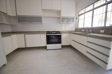 Casa para alugar com 121m², 3 quartos e 2 vagasCozinha