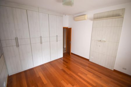 Casa para alugar com 121m², 3 quartos e 2 vagasQuarto 2