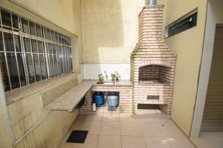 Casa para alugar com 121m², 3 quartos e 2 vagasQuintal