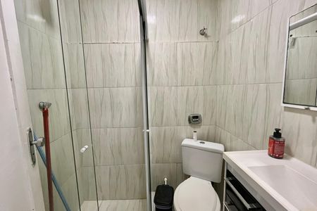 Banheiro  de kitnet/studio para alugar com 1 quarto, 20m² em Copacabana, Rio de Janeiro