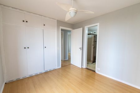 Apartamento à venda com 80m², 3 quartos e sem vaga Apartamento à venda com 80m², 3 quartos e sem vagaSuíte
