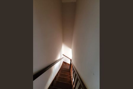 Casa à venda com 121m², 5 quartos e 1 vaga