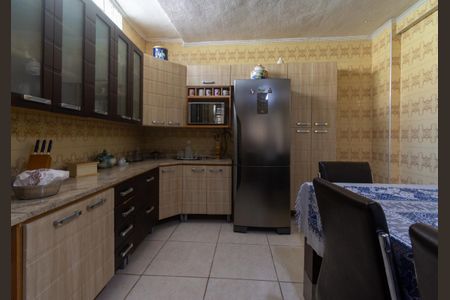 Casa à venda com 3 quartos, 180m² em Moinho Velho, São Paulo