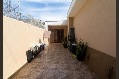 Casa à venda com 3 quartos, 180m² em Moinho Velho, São Paulo