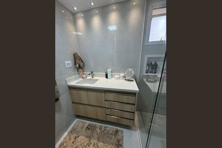 Apartamento à venda com 122m², 3 quartos e 2 vagasBanheiro da Suíte