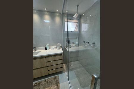 Apartamento à venda com 122m², 3 quartos e 2 vagasBanheiro da Suíte