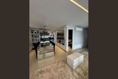 Apartamento à venda com 122m², 3 quartos e 2 vagasSala