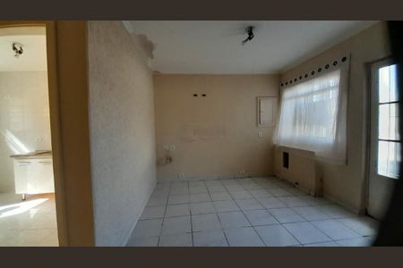 Casa à venda com 2 quartos, 60m² em Vila Carrão, São Paulo