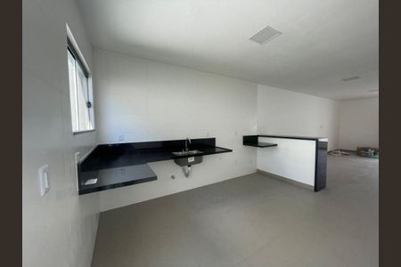 Casa à venda com 3 quartos, 150m² em Piratininga, Niterói