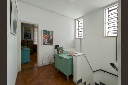 Casa para alugar com 249m², 5 quartos e 4 vagasHall social