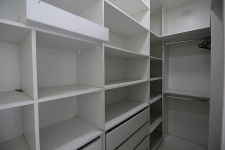 Apartamento para alugar com 71m², 2 quartos e 2 vagasQuarto 1 - Closet