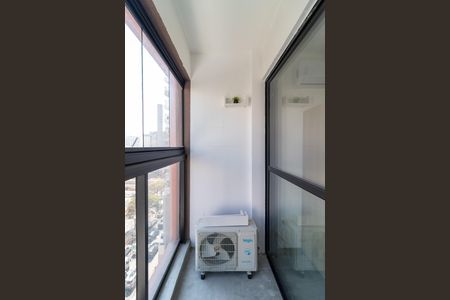 Varanda de kitnet/studio para alugar com 1 quarto, 26m² em Pompeia, São Paulo